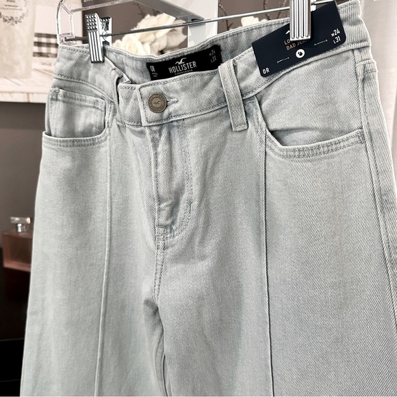 Hollister Low-Rise Dad Jeans – Size 0R (W24 L31) | Light Wash Panel Denim - Picture 10 of 16
